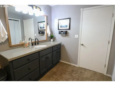 3580 Lindberg Avenue Coos Bay OR 97420