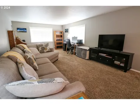 3580 Lindberg Avenue Coos Bay OR 97420