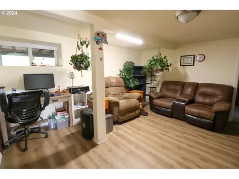 3580 Lindberg Avenue Coos Bay OR 97420