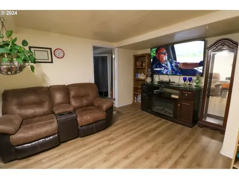 3580 Lindberg Avenue Coos Bay OR 97420