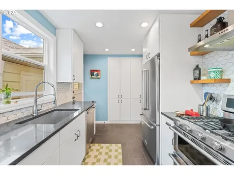 846 NE 72nd Avenue Portland OR 97213