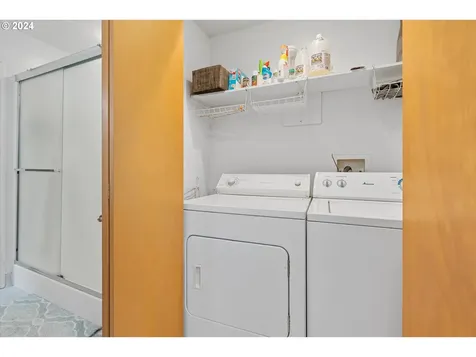 846 NE 72nd Avenue Portland OR 97213