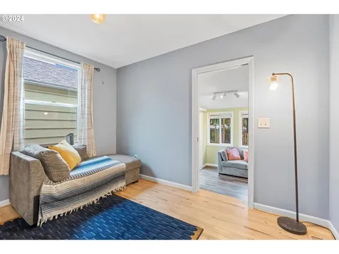 846 NE 72nd Avenue Portland OR 97213
