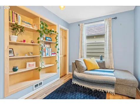 846 NE 72nd Avenue Portland OR 97213