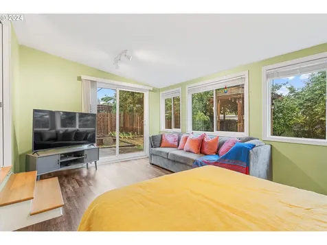 846 NE 72nd Avenue Portland OR 97213