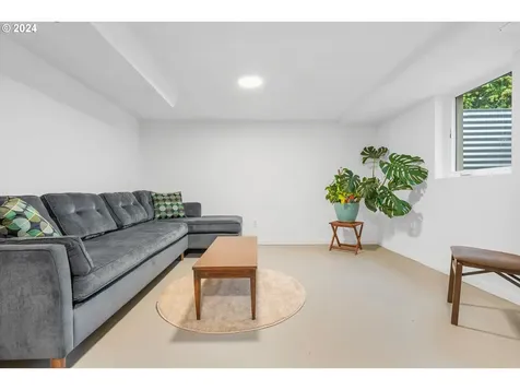 846 NE 72nd Avenue Portland OR 97213