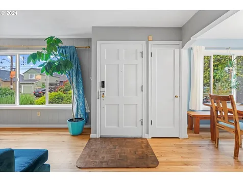 846 NE 72nd Avenue Portland OR 97213