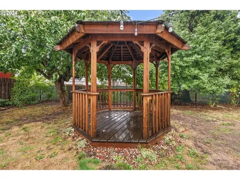 846 NE 72nd Avenue Portland OR 97213