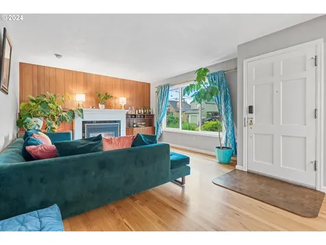 846 NE 72nd Avenue Portland OR 97213