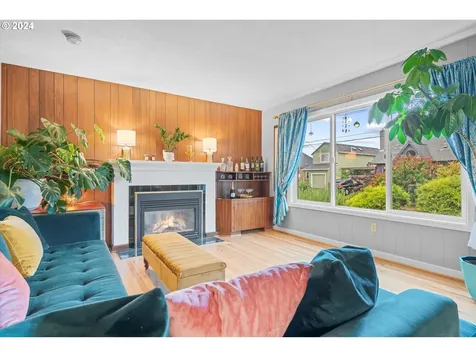 846 NE 72nd Avenue Portland OR 97213