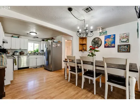 76990 London Road Cottage Grove OR 97424