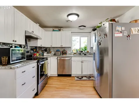 76990 London Road Cottage Grove OR 97424