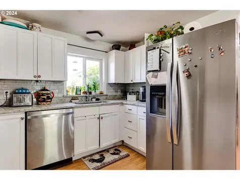 76990 London Road Cottage Grove OR 97424