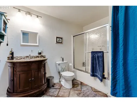 76990 London Road Cottage Grove OR 97424