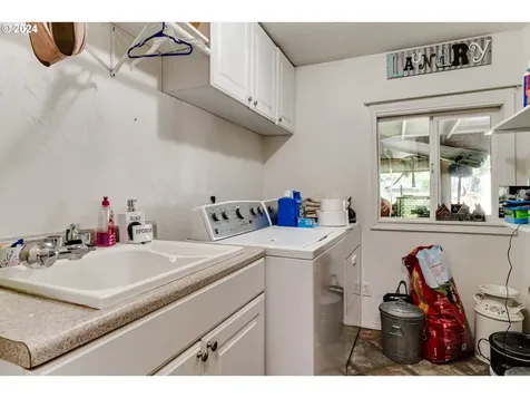 76990 London Road Cottage Grove OR 97424
