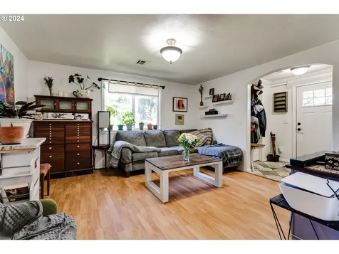 76990 London Road Cottage Grove OR 97424