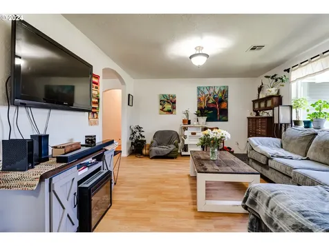 76990 London Road Cottage Grove OR 97424