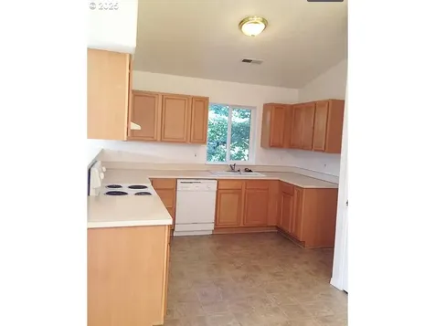 4724 NE 101st Avenue Portland OR 97220