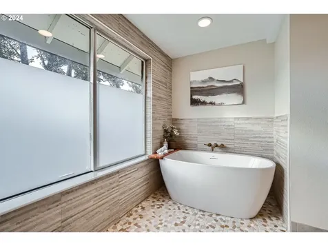 16804 SE Evergreen Highway Vancouver WA 98683