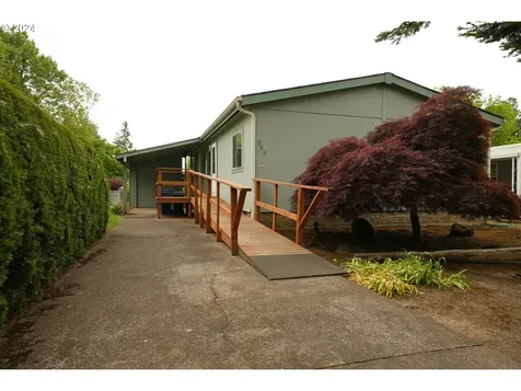989 Woodland Avenue Woodburn OR 97071