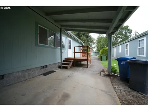 989 Woodland Avenue Woodburn OR 97071