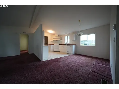 989 Woodland Avenue Woodburn OR 97071