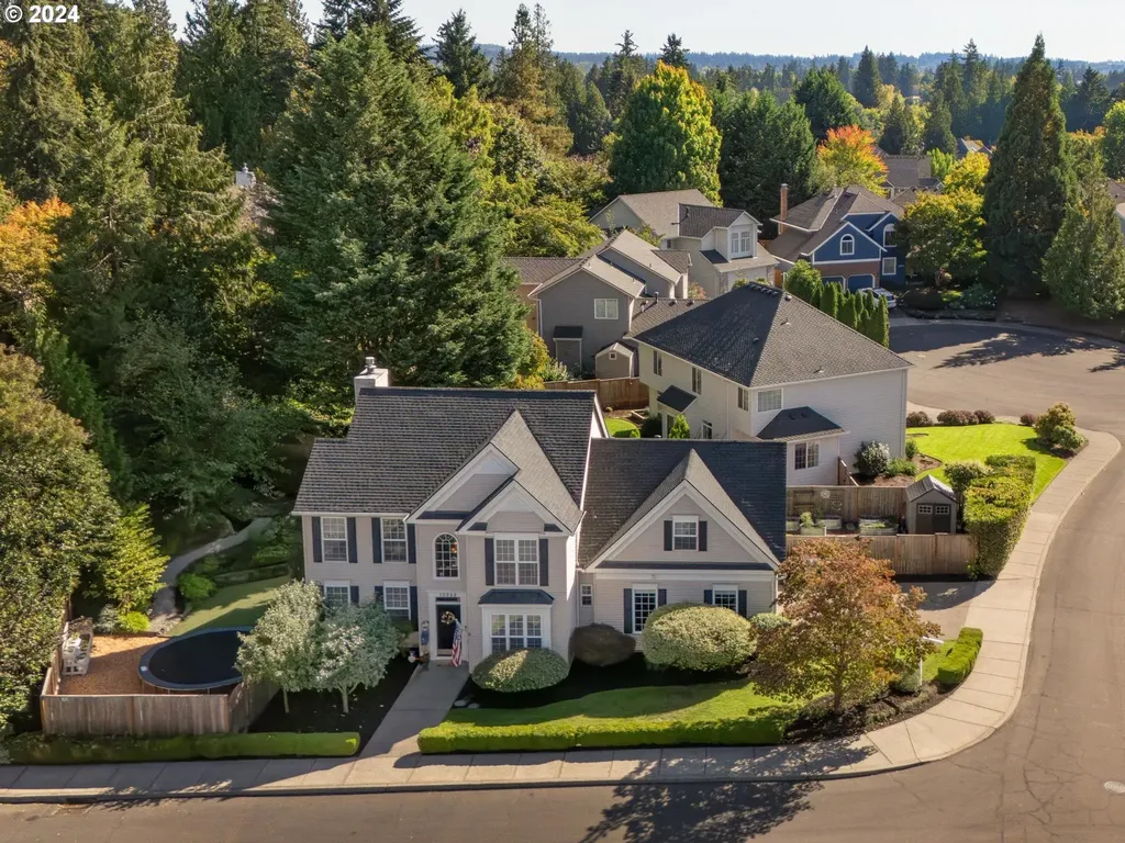 10252 SW Picks Court Portland OR 97224