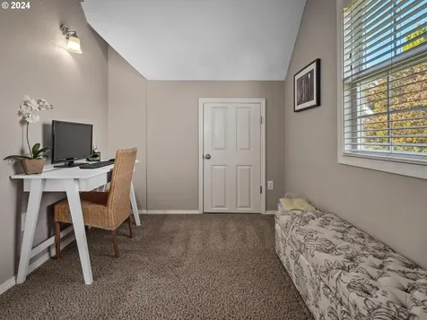 10252 SW Picks Court Portland OR 97224