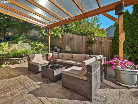 10252 SW Picks Court Portland OR 97224