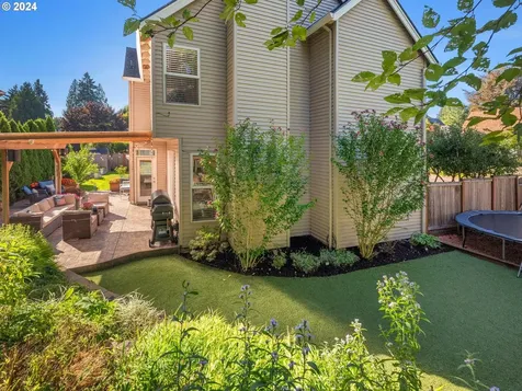 10252 SW Picks Court Portland OR 97224