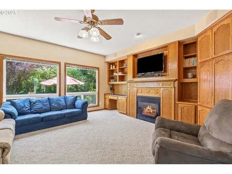 2812 SW Mawrcrest Avenue Gresham OR 97080
