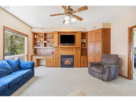 2812 SW Mawrcrest Avenue Gresham OR 97080