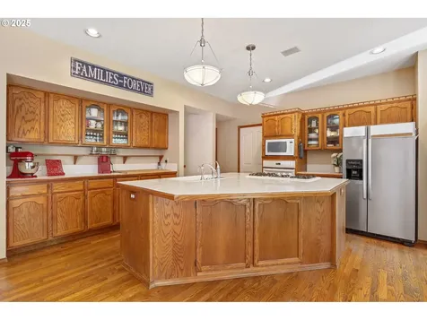 2812 SW Mawrcrest Avenue Gresham OR 97080