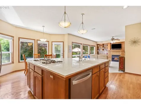 2812 SW Mawrcrest Avenue Gresham OR 97080