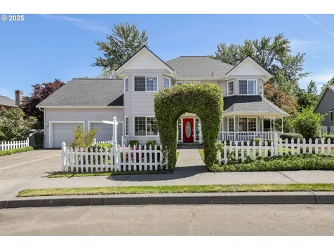 2812 SW Mawrcrest Avenue Gresham OR 97080
