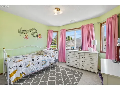 2812 SW Mawrcrest Avenue Gresham OR 97080