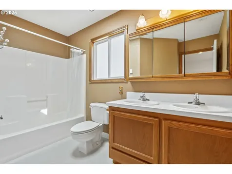 2812 SW Mawrcrest Avenue Gresham OR 97080