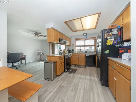 116 S 7th Circle Cornelius OR 97113