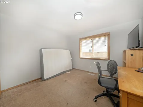 116 S 7th Circle Cornelius OR 97113