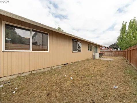 116 S 7th Circle Cornelius OR 97113