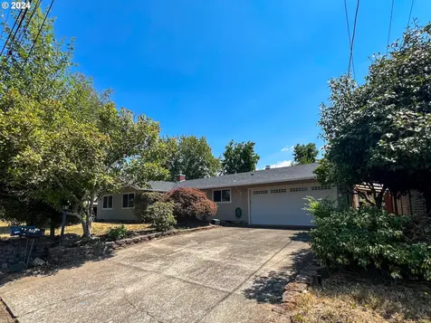 265 W Center Street Roseburg OR 97471