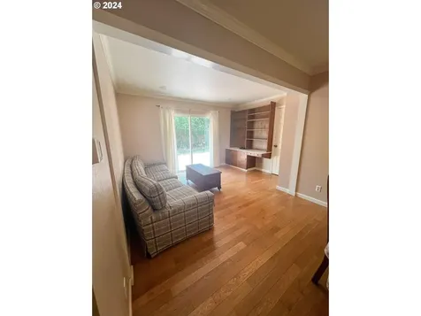 265 W Center Street Roseburg OR 97471