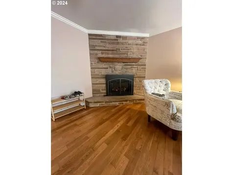 265 W Center Street Roseburg OR 97471