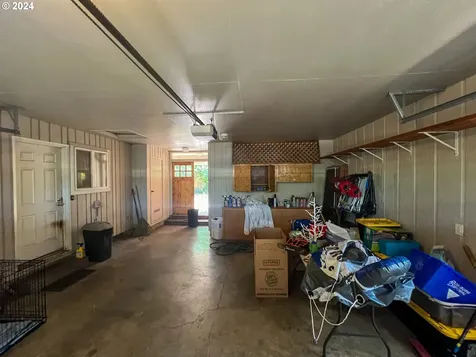 265 W Center Street Roseburg OR 97471