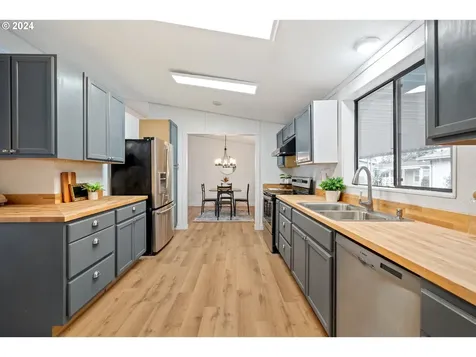 18485 Sw Pacific Drive Tualatin OR 97062