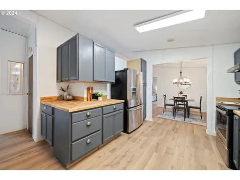 18485 Sw Pacific Drive Tualatin OR 97062