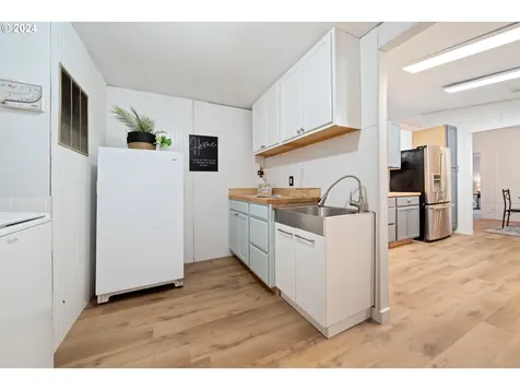 18485 Sw Pacific Drive Tualatin OR 97062