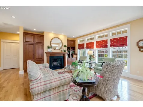 573 Nw Mount Bachelor Street Mcminnville OR 97128