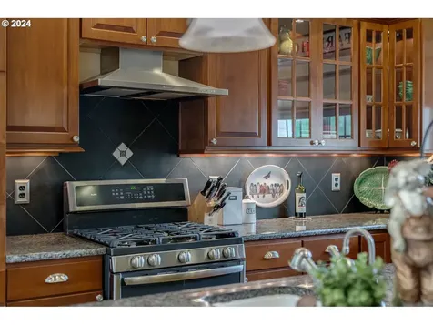 573 Nw Mount Bachelor Street Mcminnville OR 97128