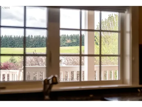 573 Nw Mount Bachelor Street Mcminnville OR 97128